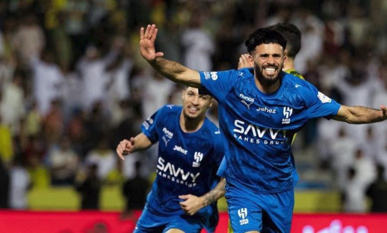 الهلال يخطف فوزًا مثيرًا من الخليج ويواصل مطاردة النصر على الصدارة